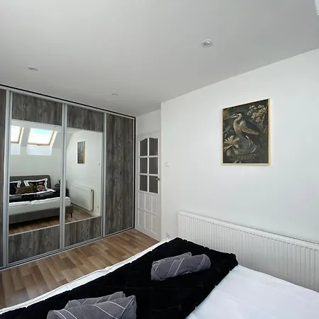 Apartament Malicia Family